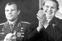 Первый космонавт Юрий Гагарин и Герой Социалистического Труда Валентина Гаганова дружили семьями. 