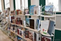 Из Тобольска в библиотеку Югры подарили более 200 уникальных книг