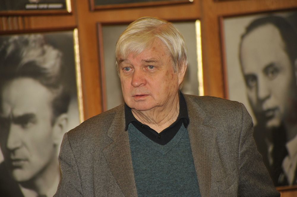 Вторым мужем стал режиссёр Александр Стефанович, с которым Пугачева прожила тоже 4 года. Именно Стефанович дал ей несколько советов, которые определили музыкальный стиль будущей Примадонны.