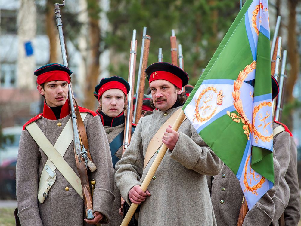 Русские воины со знаменем