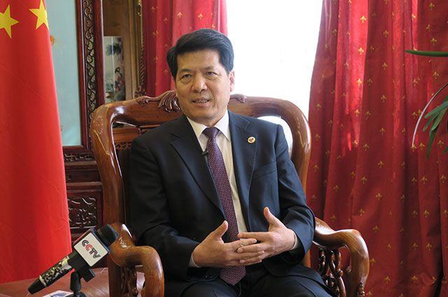 Чрезвычайный и полномочный посол Китайской Народной Республики в России Ли Хуэй.