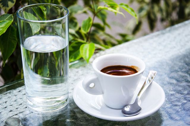 Кофе можно пить только в умеренных количествах