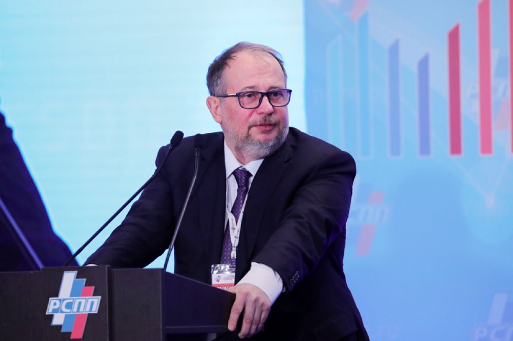 На втором месте — председатель совета директоров НЛМК Владимир Лисин, занимавший в прошлом году первое место, с состоянием 21,3 млрд долларов.