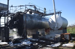 Пожар на нефтеперерабатывающем заводе в Николаевской области: есть жертвы