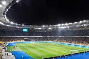 Организаторы дебатов продолжают выбирать ведущих на дебаты на НСК Олимпийский , которые запланированы на 19 апреля.