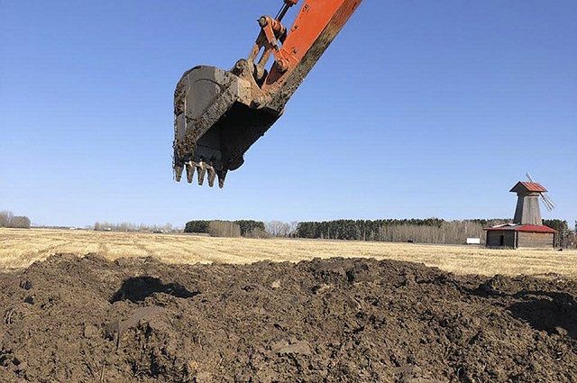 В Тюменской области на сельскохозяйственных землях ведут незаконные раскопки