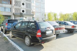 В Одессе неизвестный громил автомобили кастрюлями и сковородками