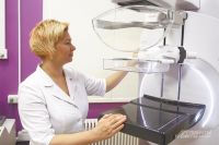 Новый и высокотехнологичный маммограф помогает врачам в работе.