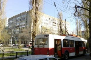 Сейчас общественный транспорт идет в объезд