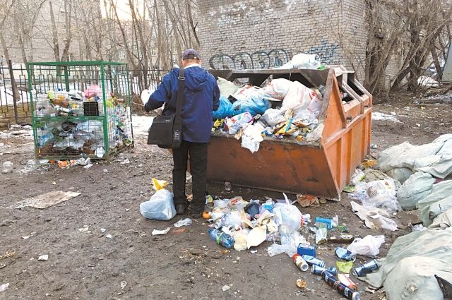 Ежемесячная плата за вывоз отходов для жителей определяется, исходя из нормативов накопления мусора. Для многоквартирных домов норматив составляет 10,6 кг на кв. метр в год