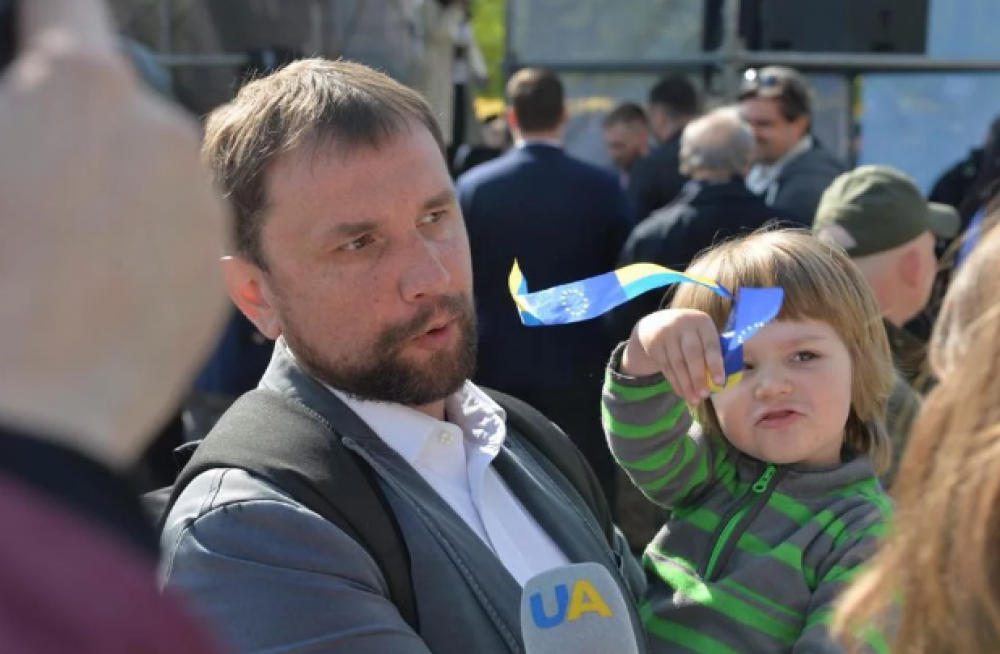Некоторые пришли к Раде в полном составе семьи