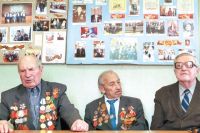 Урок мужества в школе района ведут члены Совета ветеранов Солнцева.