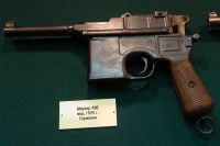 Маузер К96 модель 1920 года (Германия) из коллекции оружия экспертно-криминалистического центра ГУ МВД России по городу Москве.