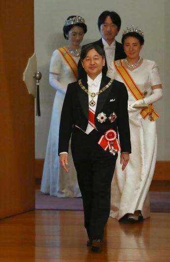 Император Японии Нарухито, императрица Масако, наследный принц Акисино и наследная принцесса Кико.