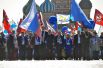 Участники первомайской демонстрации столичных профсоюзов на Красной площади. В центре — мэр Москвы Сергей Собянин.