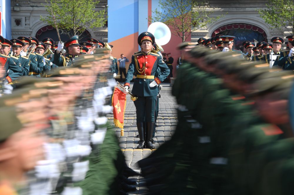 Военнослужащие парадных расчетов на генеральной репетиции военного парада на Красной площади, посвящённого 74-й годовщине Победы в Великой Отечественной войне.