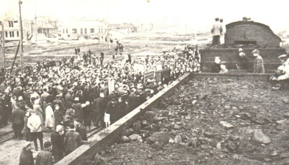 Митинг в Воркуте «Уголь героическому Ленинграду», лето 1943 г.