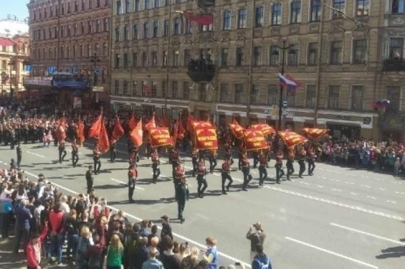 В Петербурге празднуют День Победы