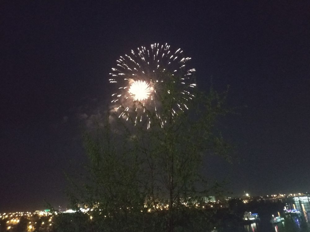 Салют в Тюмени, 9 мая 2019.