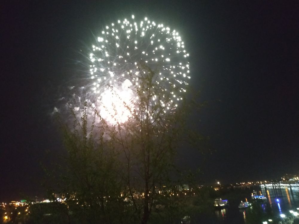 Салют в Тюмени, 9 мая 2019.
