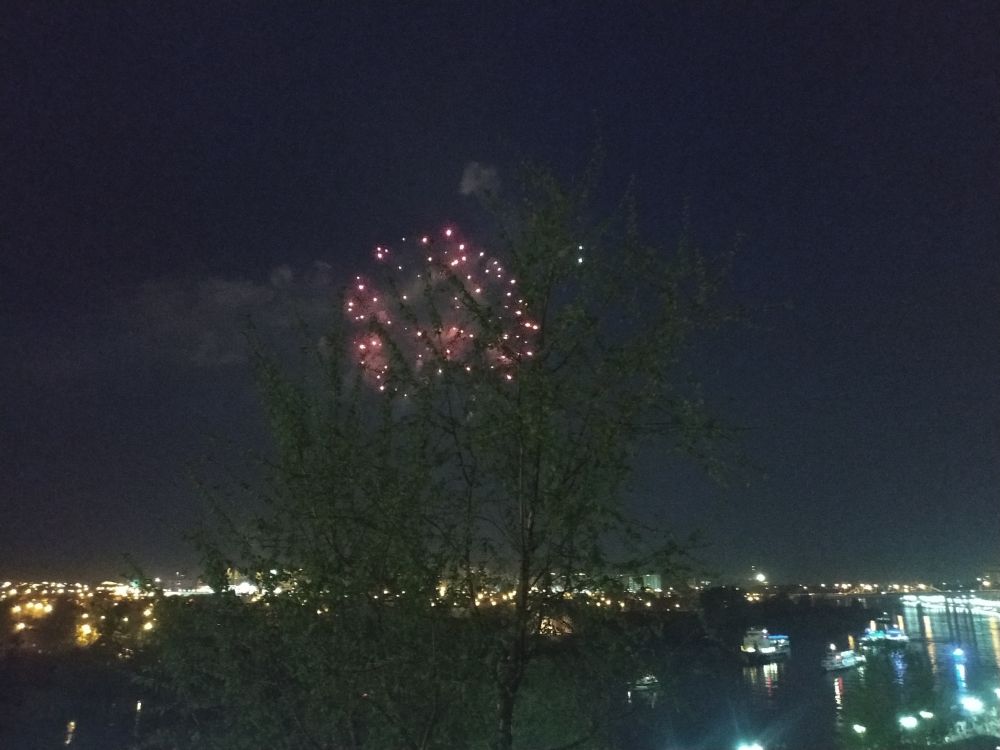 Салют в Тюмени, 9 мая 2019.