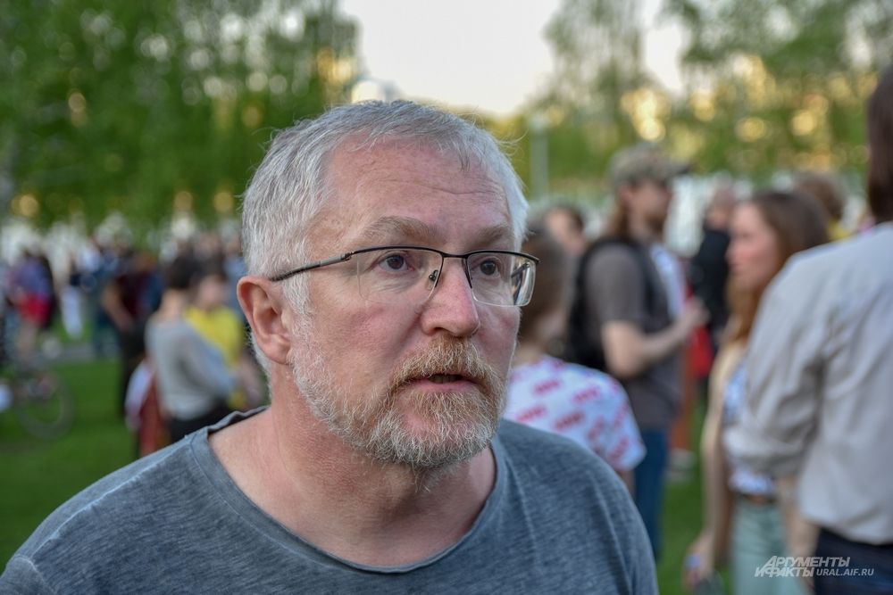 Депутат Екатеринбургской городской думы Константин Киселев считает, что у властей еще есть возможность принять правильное решение, которое примут все стороны.