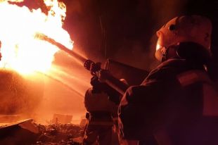 Пожарные за 12 минут потушили пожар.
