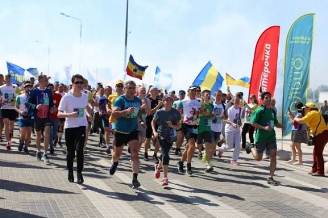 В забеге принял участие министр по физической культуре и спорту Ростовской области Самвел Аракелян.