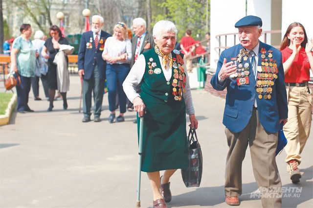 Ветераны на праздновании Дня Победы.