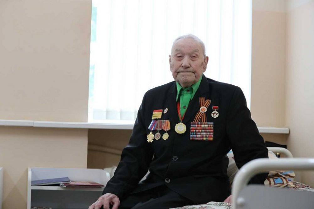 Фронтовик Максим Иванович Шпицин получил от премьера приглашение на празднование 75-летия Великой Победы.