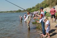 Конкурс рыбаков в Семикаракорском районе собрал около 300 участников.