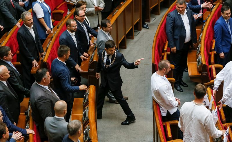 Владимир Зеленский на церемонии инаугурации в зале парламента в Киеве.