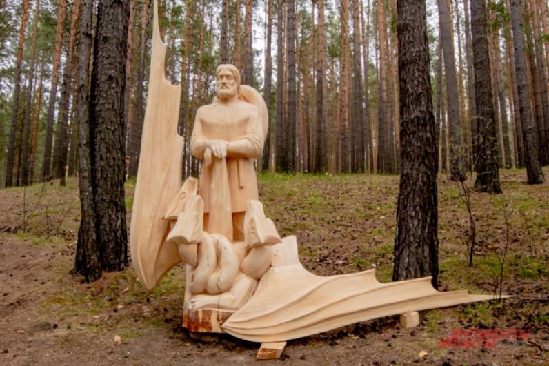 Темой следующего, юбилейного года, стали известные строки Пушкина «Там лес и дол видений полны…»