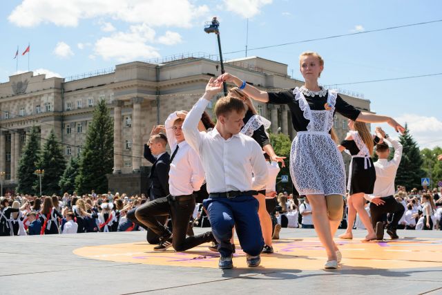В Оренбурге на «Весеннем балу» станцуют 2,5 тыс выпускников