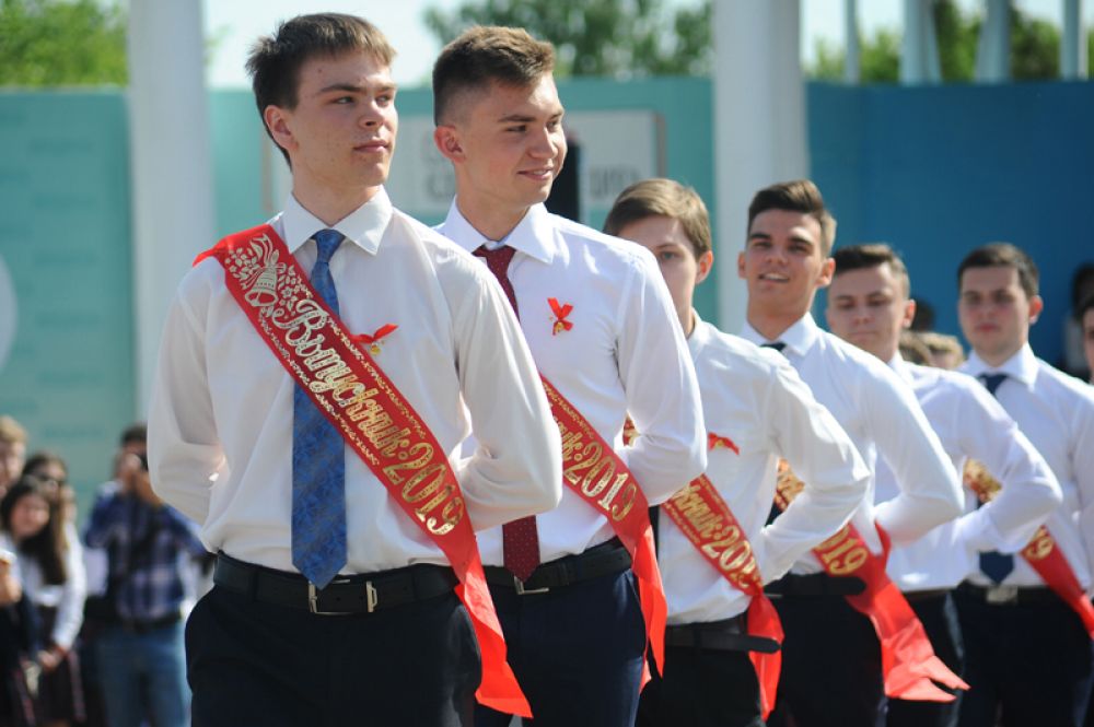 Торжественная линейка в одной из школ Тамбова.