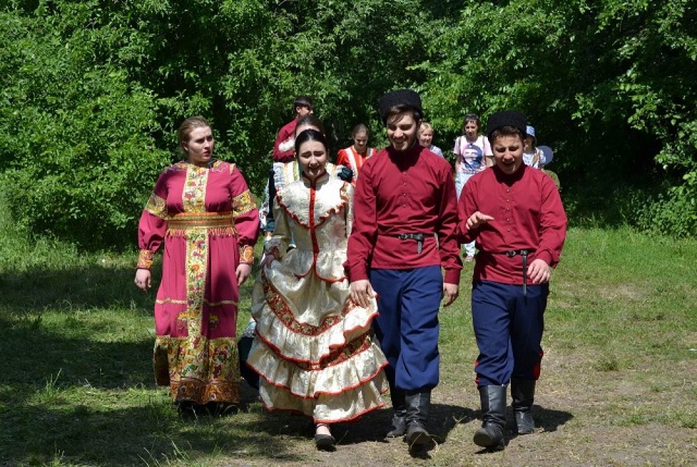 Очередные казачьи шермиции прошли 20 мая на территории Монастырского урочища, близ станицы Старочеркасской (откуда в 1637 году казаки отправились добывать Азов у турок) .