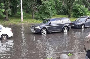 В Киеве после ливня затопило часть районов