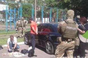 В Киеве иностранцы ограбили мужчину и похитили сумку с 600 тысячами гривен