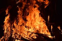МЧС: пожар на складах в Илекском районе начался из-за неосторожного обращения с огнем