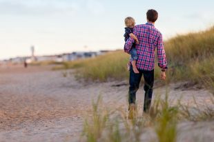 Общая сумма задолженности родителей, не желающих содержать своих детей, составляет около 4,4 млрд рублей.