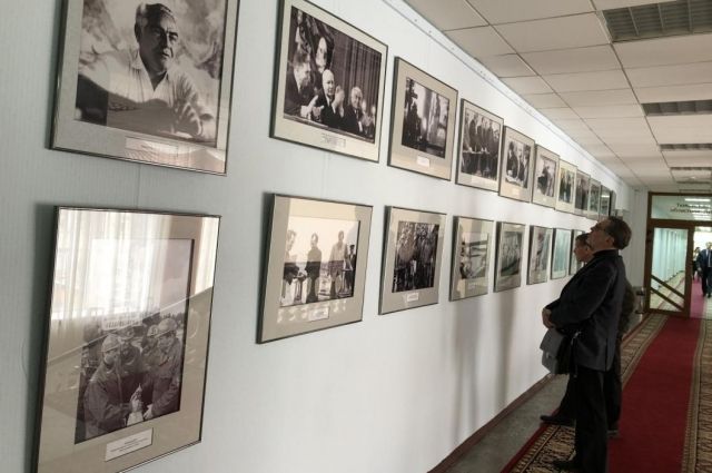 Выставка «Эпоха Эрвье» в Тюменской областной думе.