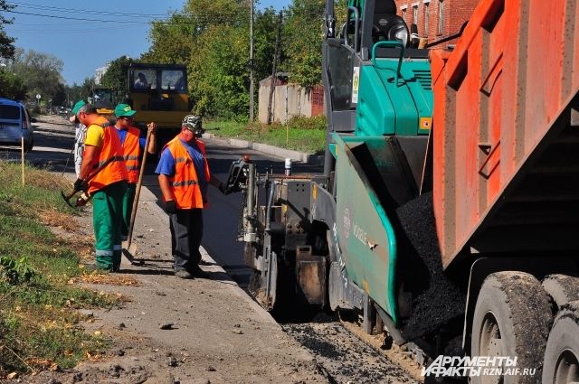 К 2024 году отремонтируют 1374 км дорог. К работам уже приступили в Старожиловском, Рыбновском, Захаровском и Спасском районах, а также в самой Рязани.