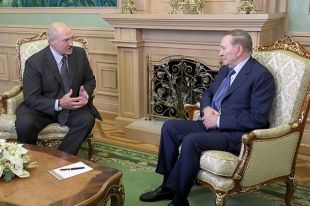 Кучма встретился с Лукашенко накануне переговоров по Донбассу