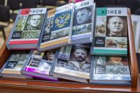 АО «Транснефть – Сибирь» передает в библиотеки школ комплекты книг