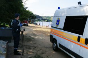 В Николаевской области застряло в песке авто «скорой помощи» с больным