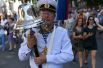 Участник парада духовых оркестров в честь Дня России в Севастополе.