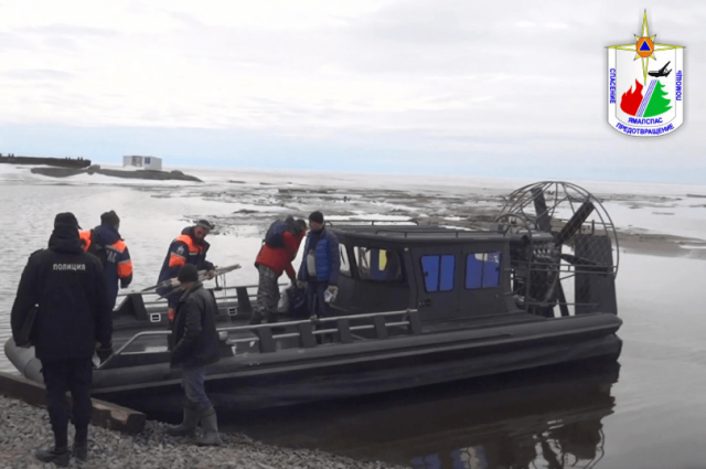 На Ямале обнаружили тело неизвестного, вмерзшее в лед