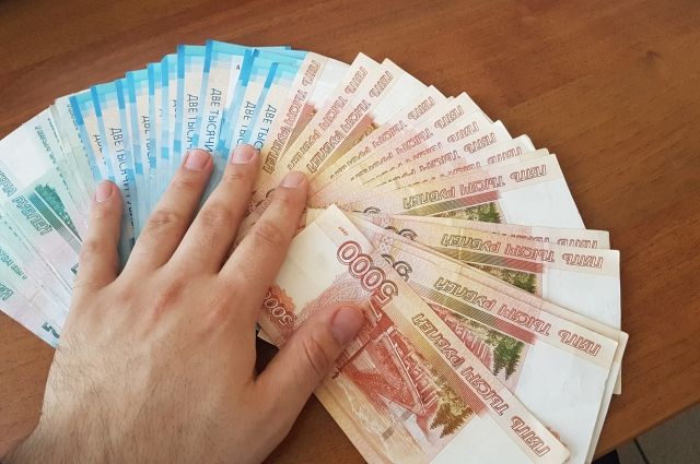 Всего деньги не получили 1676 работников, примерно по 42 тысячи рублей каждый.