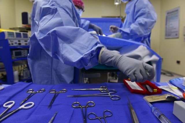 Тюменские хирурги успешно оперируют больных пожилого возраста
