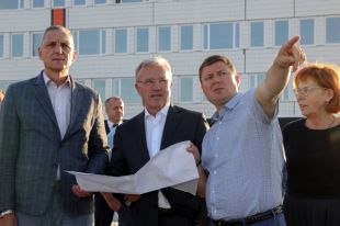 От звонка до совещания прошел 1 час.